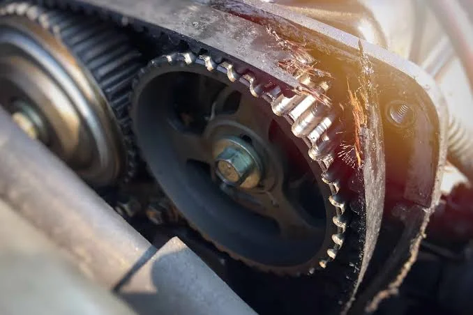 Worn timing belt Worn timing belt