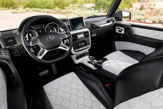 6×6 Mercedes-Benz G63 Amg W463 Brabus G700 Tuning – The Ultimate Beast: The Interior 6×6 Mercedes-Benz G63 Amg W463 Brabus G700 Tuning – The Ultimate Beast: The Interior