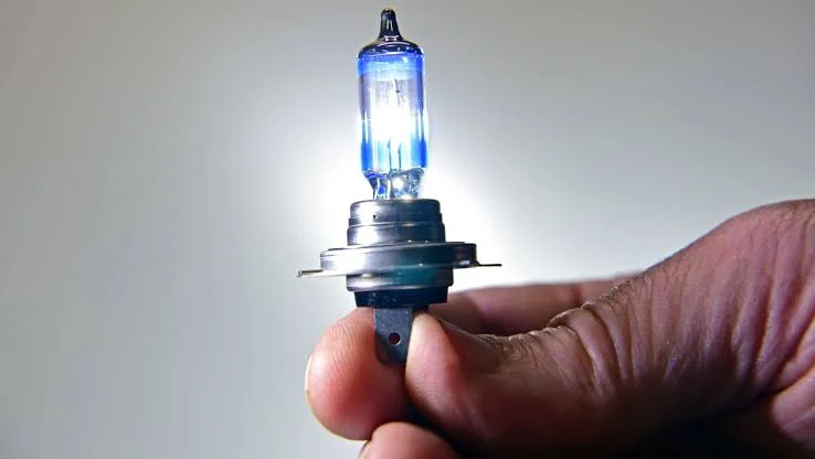A Comprehensive Guide to Different Types of Automotive Bulbs: Halogen Bulbs