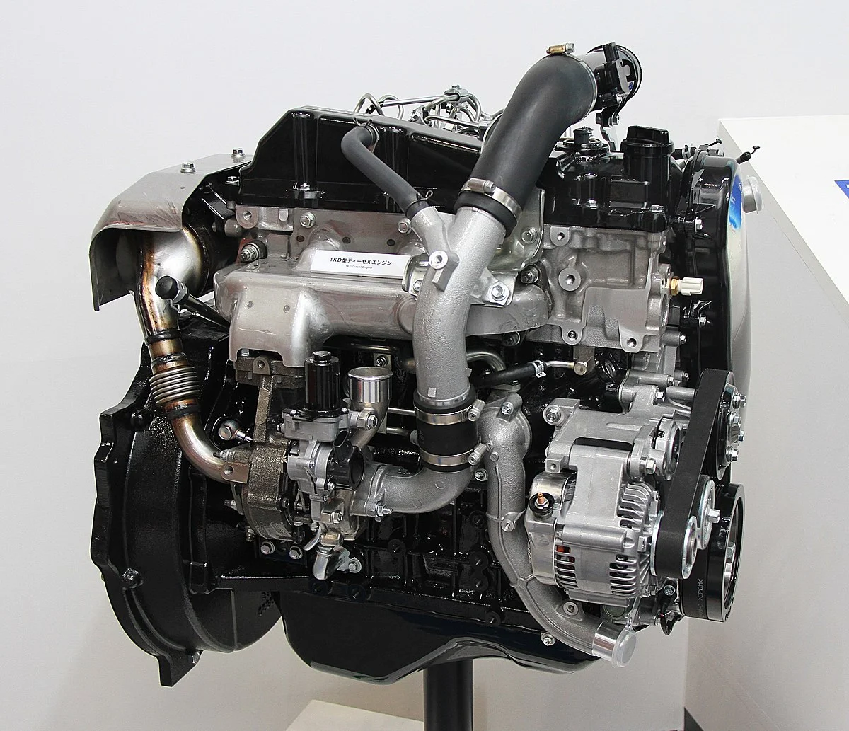 Best Toyota Hiace Diesel Engine: Engine Comparison