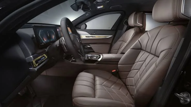 BMW Unveils New Armored i7 and V8 7 Series for High-Profile Individuals BMW Unveils New Armored i7 and V8 7 Series for High-Profile Individuals