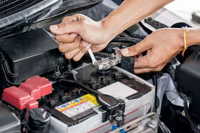 Method 2: Disconnecting the Battery Method 2: Disconnecting the Battery