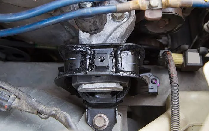 Faulty engine mount Faulty engine mount