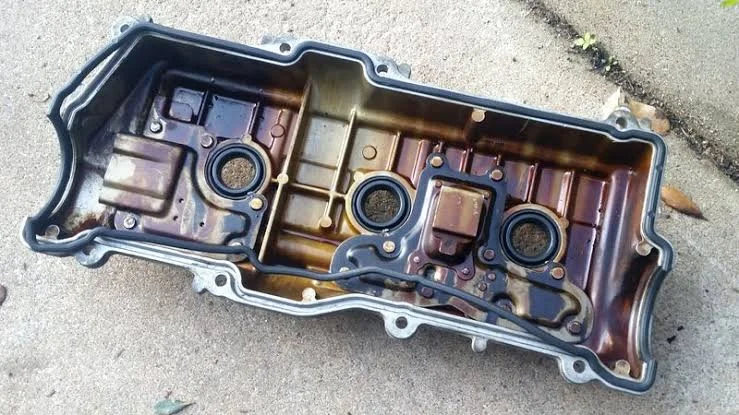 Engine Oil Leak Areas: Valve Cover Gasket Engine Oil Leak Areas: Valve Cover Gasket