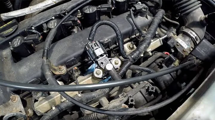 Fuel pressure regulator test