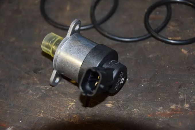 Fuel Pressure Regulator Issues: Visual inspection