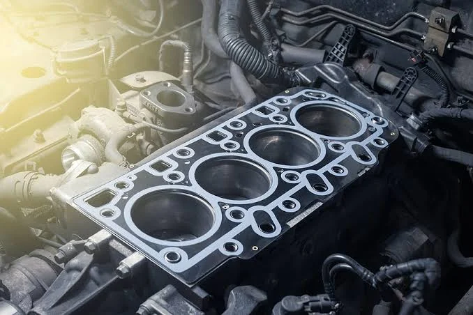 How Leaking a Head Gasket Affects Engine Performance How Leaking a Head Gasket Affects Engine Performance