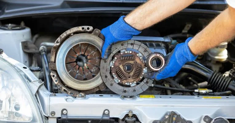 Causes of a Car Not Shifting Gears Properly Causes of a Car Not Shifting Gears Properly