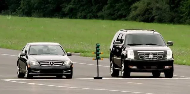 Long Distance SUV vs. Saloon Car Review: Which Is the Best Option for Your Journey? Long Distance SUV vs. Saloon Car Review: Which Is the Best Option for Your Journey?