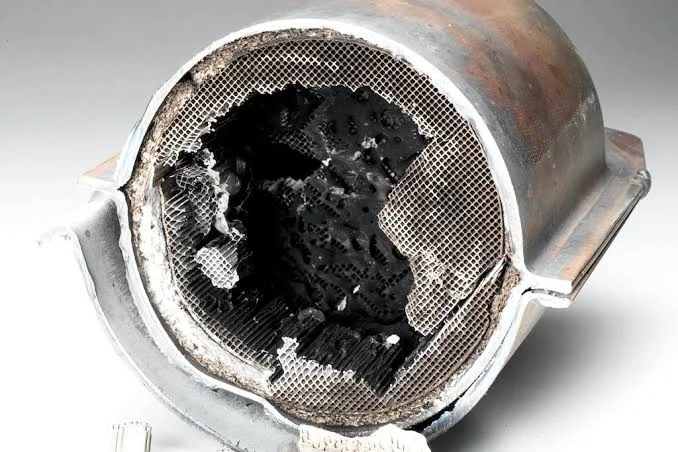What are the signs of a bad catalytic converter?