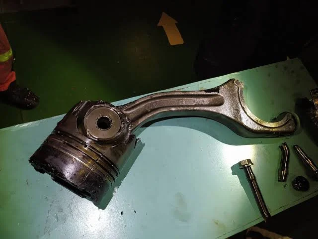 Bent or Broken Conrods Bent or Broken Conrods