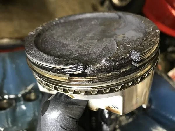 Worn Out or Broken Piston Rings Worn Out or Broken Piston Rings