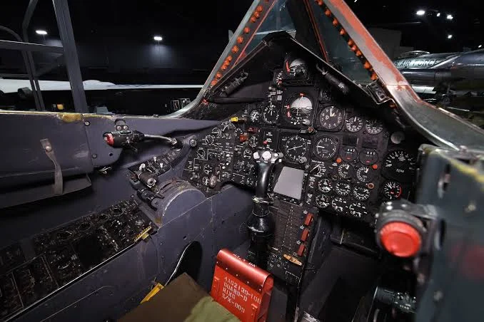 The SR-71 Blackbird: Cockpit Design The SR-71 Blackbird: Cockpit Design