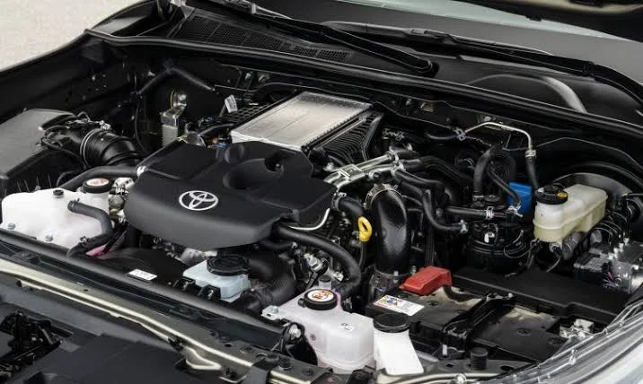 2.7-liter 2TR-FE gasoline engine 2.7-liter 2TR-FE gasoline engine