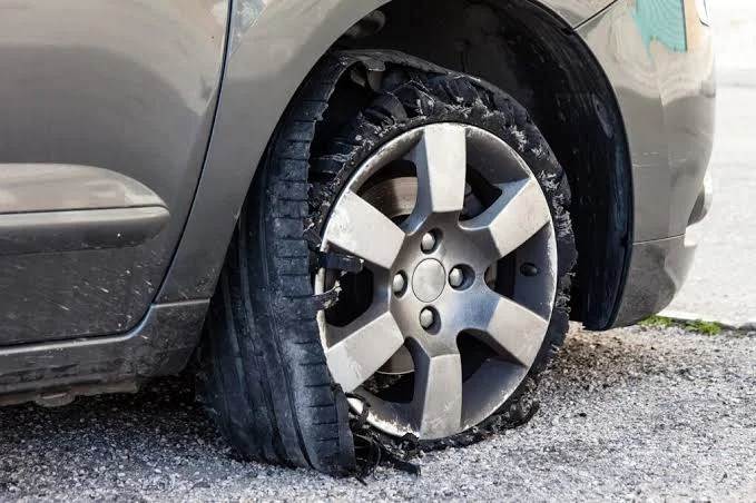 Tyre Burst At High Speed: What To Do And How To Stay Safe
