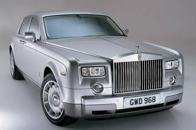 6. Rolls-Royce Phantom (2003-present) 6. Rolls-Royce Phantom (2003-present)