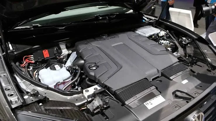 3.0L V6 Turbocharged Diesel Engine 3.0L V6 Turbocharged Diesel Engine