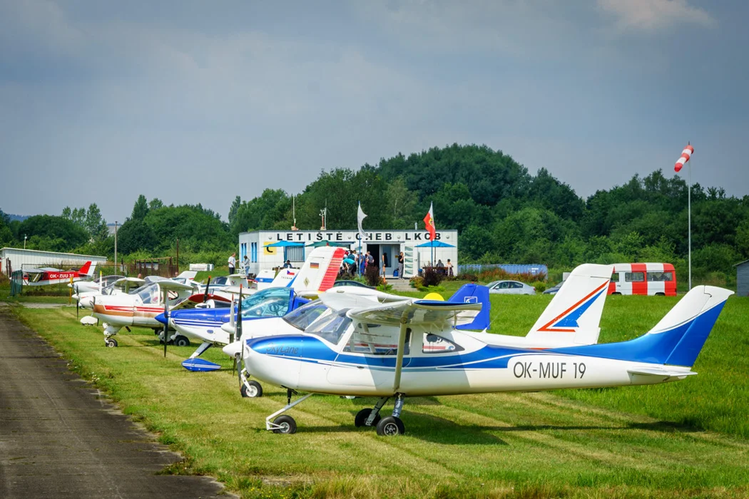 What are some examples of typical takeoff speeds for different types of aircraft?