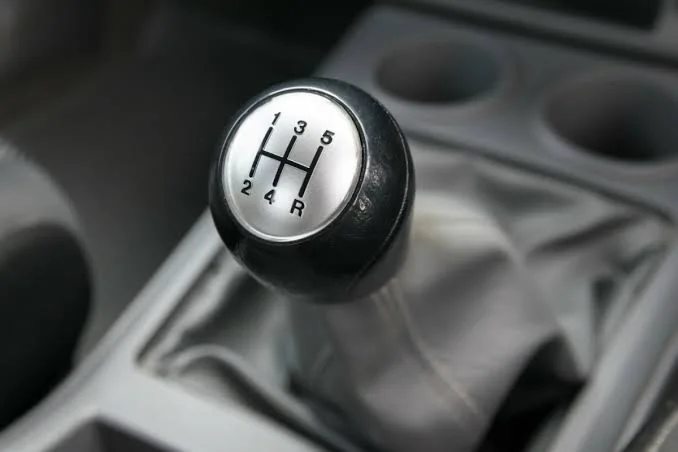 Why Manual Transmission Gear Shifts Are Not Simpler and in a Straight Line