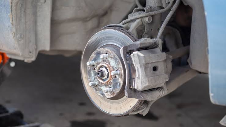 This Is Why Your Car’s Brakes Grind When Stopping