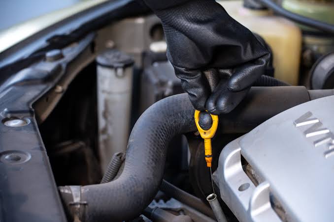 What Happens When Engine Oil Circulates Inside a Car Engine As It Should