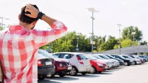 He Paid $900 for a Used Car, Fixed It in Minutes, and Now the Seller Wants It Back