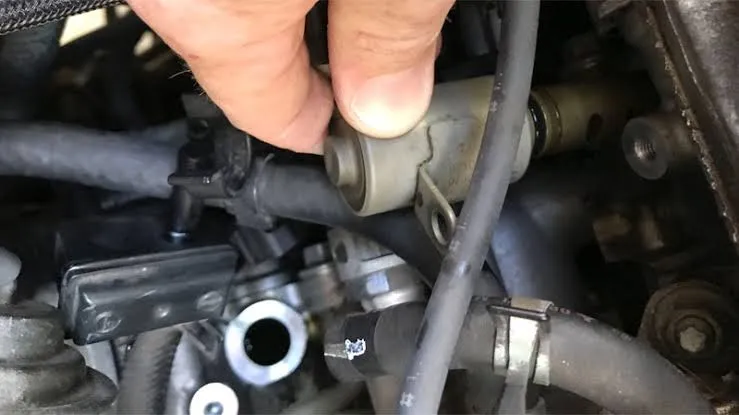 P0081, P0082, and P0083: Intake valve control solenoid circuit (Bank 2)