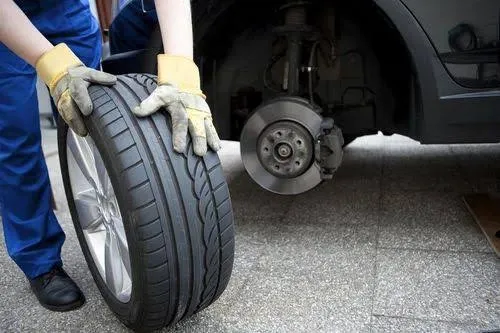 What Tyre Tread Pattern Should You Choose for Optimal Road Handling?