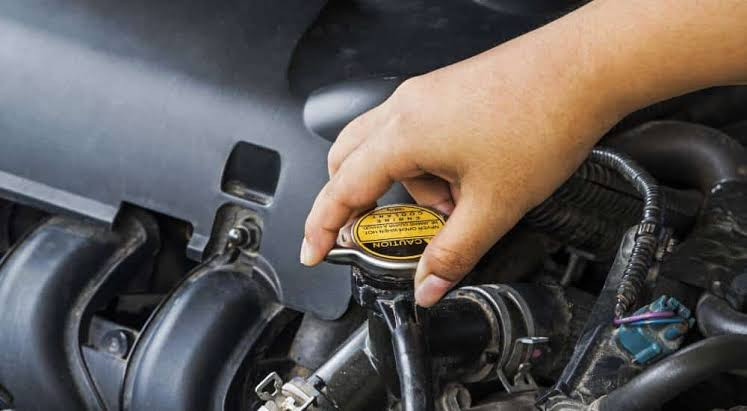 Radiator Cap Warning Signs: Save Your Engine from Overheating