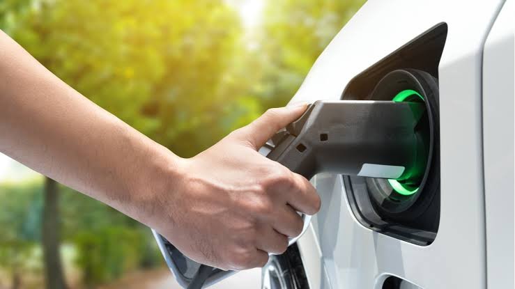The Right Way to Charge EV Batteries: Lessons from Stanford Study