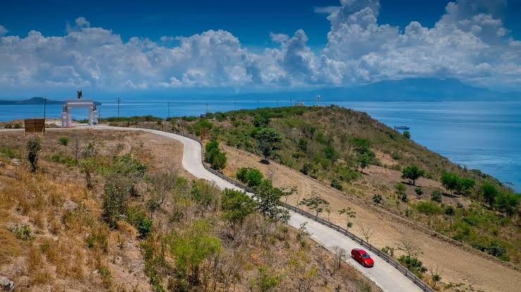 What Is The Best Gear To Apply When Driving Downhill?