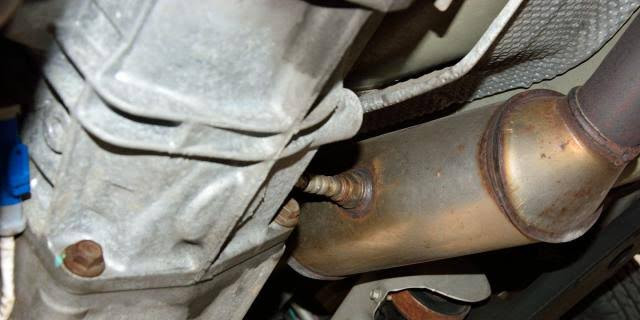 The Connection Between Oxygen Sensors and Catalytic Converters