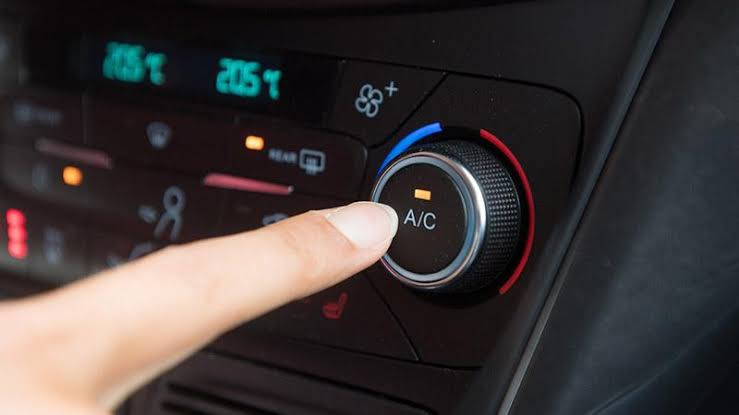 Why Does Car AC Only Work When Driving? Comprehensive Causes and Fixes